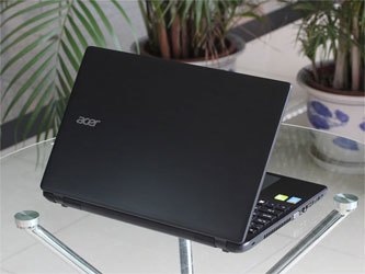 Laptop Acer Aspire E1-572G mang thiết kế lịch l&atilde;m, tinh tế